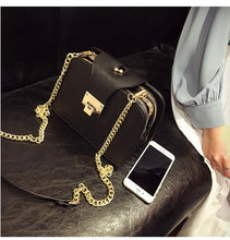 Load image into Gallery viewer, Chain Strap Flap Designer Shoulder Bag